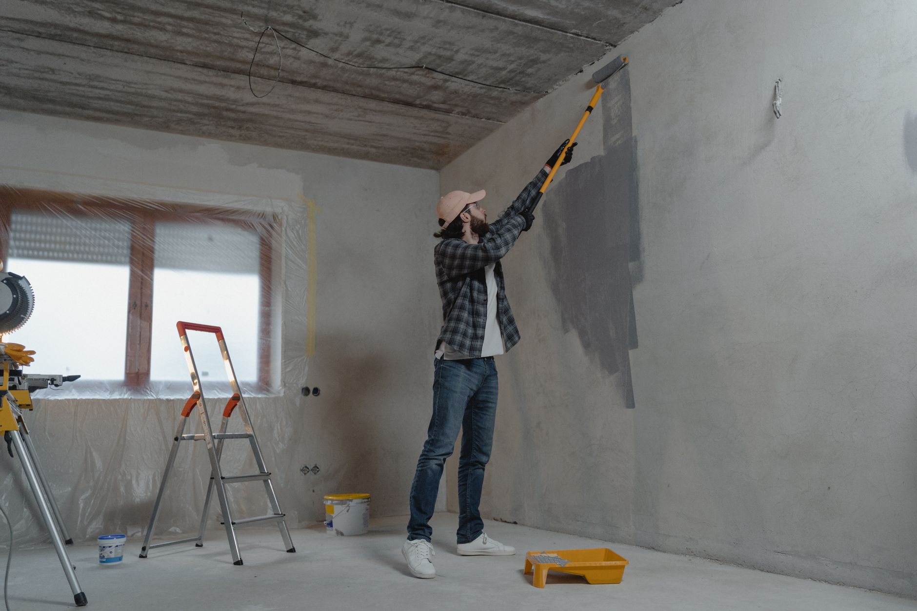 Peintre en bâtiment équipe à Istres